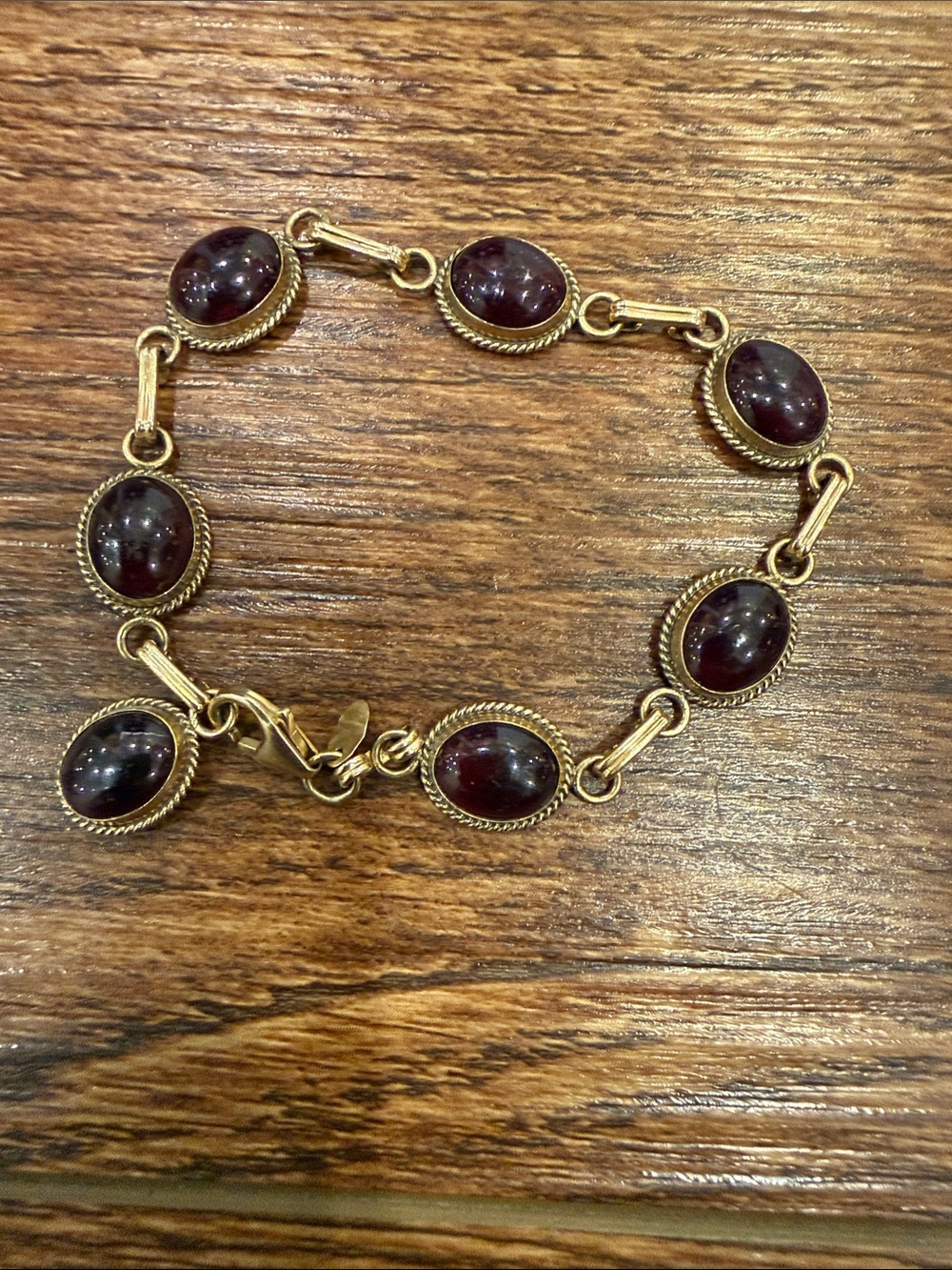 GARNET CABOCHON VINTAGE BRACELET 28.7 CARATS 14K GOLD, BY CARLA